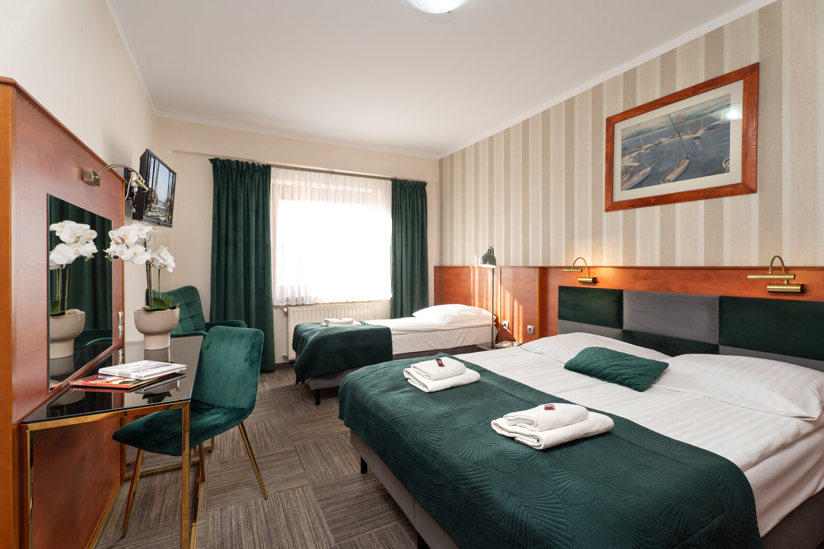 POK&Oacute;J TRZYOSOBOWY nr 208 (drugie piętro)