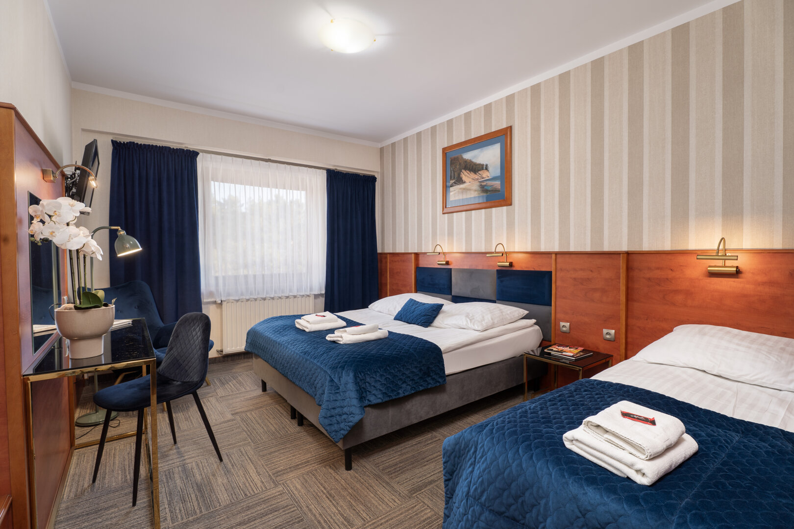 POK&Oacute;J TRZYOSOBOWY nr 201 (drugie piętro)