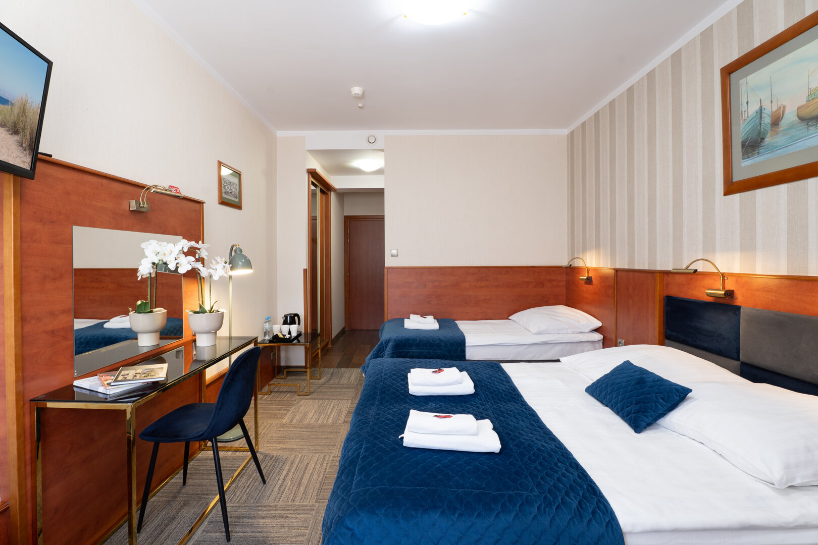 POK&Oacute;J TRZYOSOBOWY nr 202 (drugie piętro)