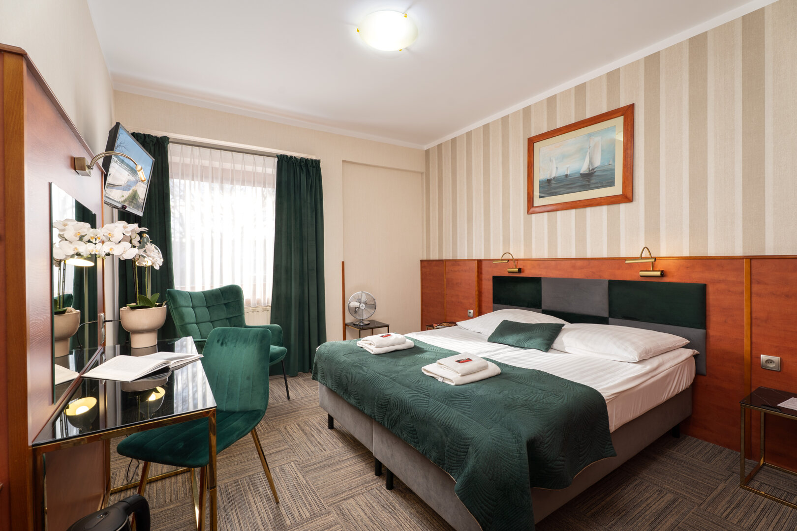 POK&Oacute;J DWUOSOBOWY nr 212 (drugie piętro)