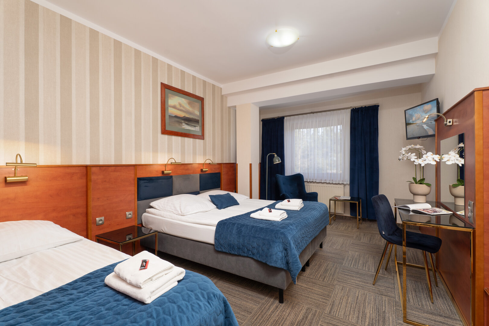 POK&Oacute;J TRZYOSOBOWY nr 204 (drugie piętro)